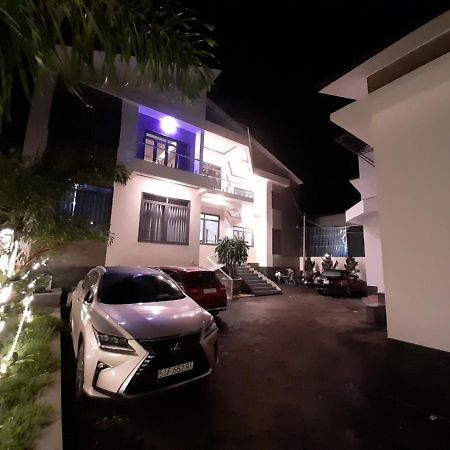 Khach San Nguyen Long Hotel เบ๋าลอก ภายนอก รูปภาพ